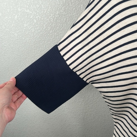 Weekend Max Mara Oversized Cream & Navy Blue Stripe Knit V-neck Sweater Size XS - Picture 3 of 7